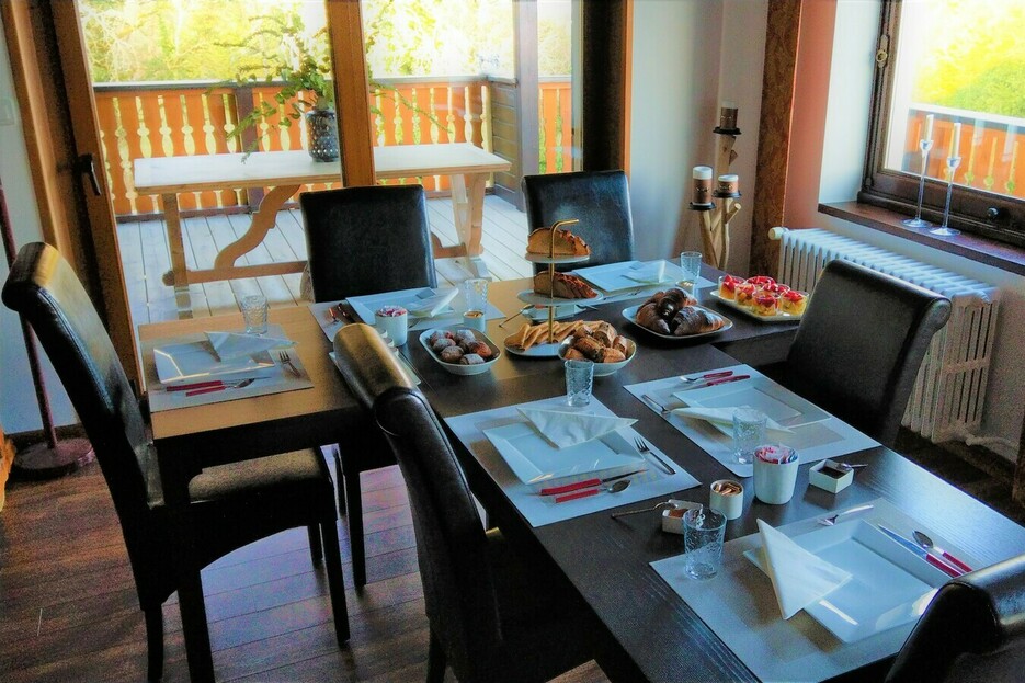 Petit-djeuner 5 adultes en intrieur